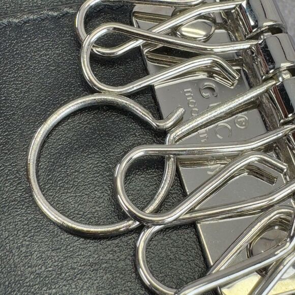 Gucci GG Embossed Leather Key Case Black - Picture 10 of 12